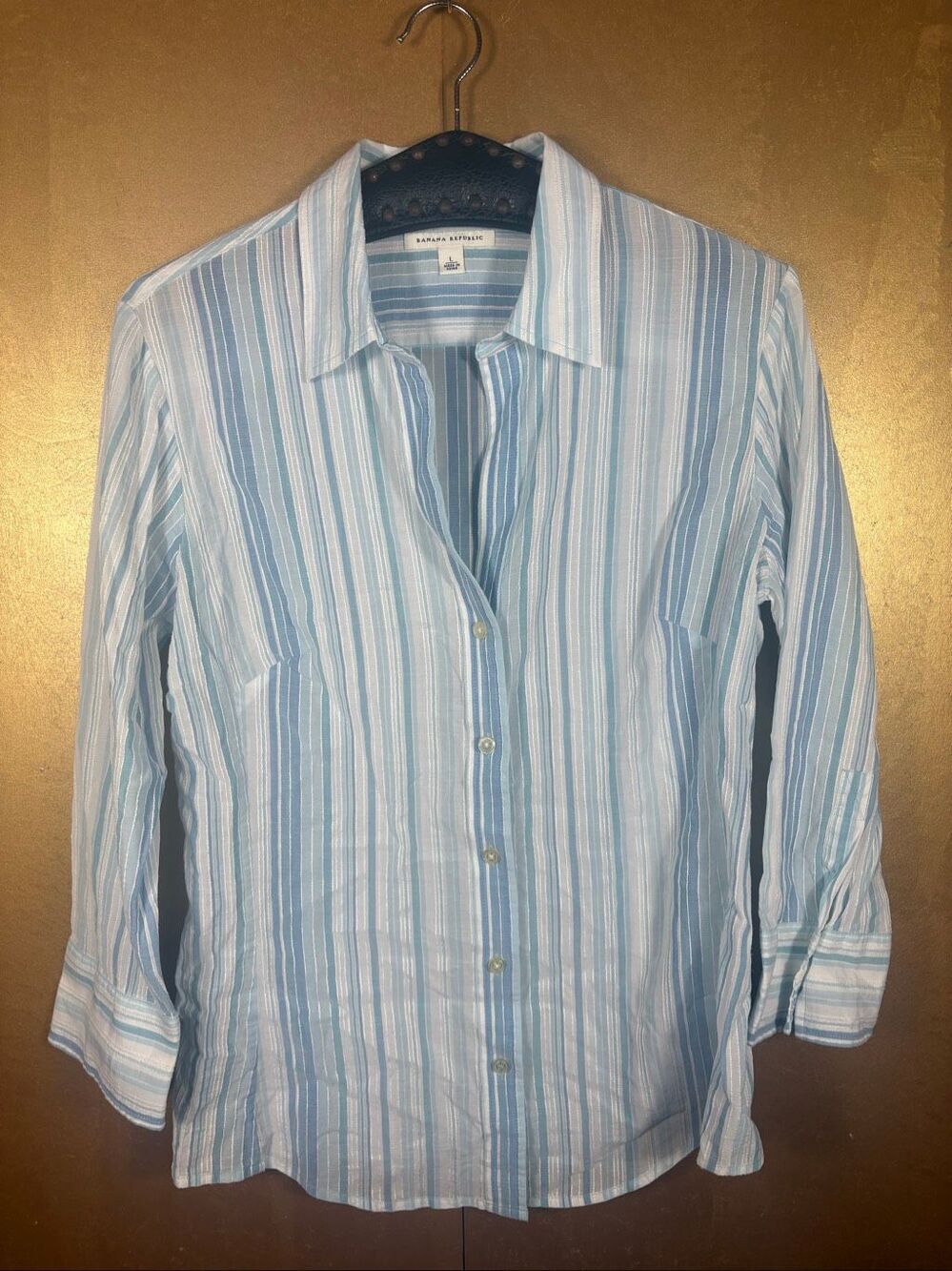 Banana Republic Woman’s Linen blend Button Down Shirt Size L